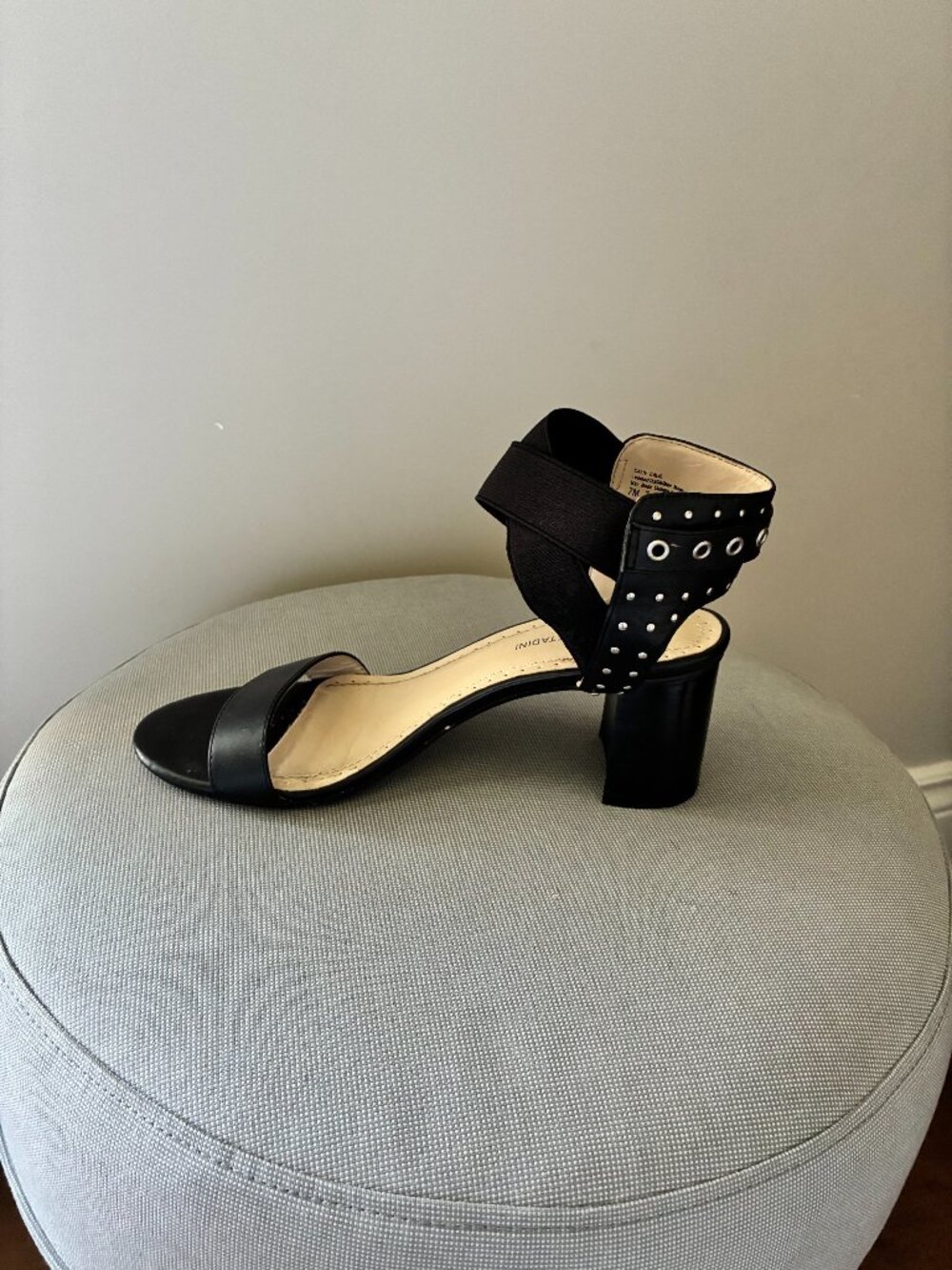 Sandales noire chics - black sandals - Adrienne Vittadini size 7M